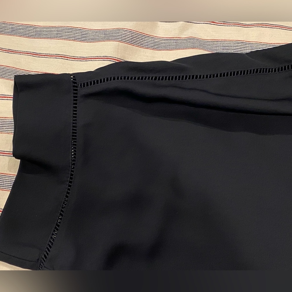 Lands’ End Black short sleeve polyester blouse (24W) - Picture 10 of 10